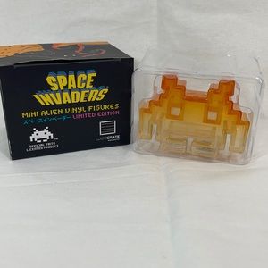 Space Invaders vinyl figure
